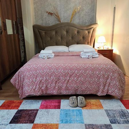 Private Room Close To Merter And Gungoren Textile Center İstanbul Dış mekan fotoğraf