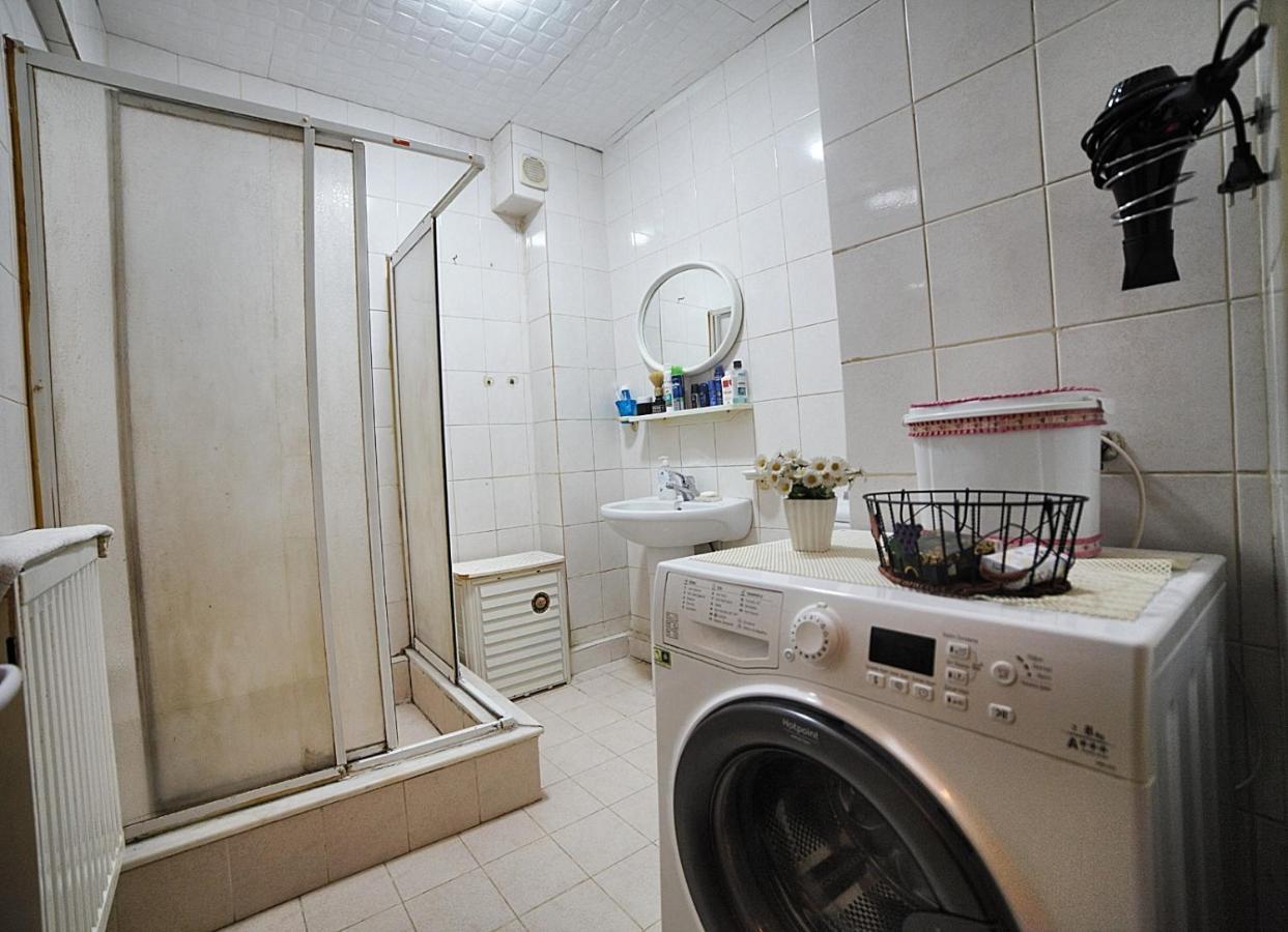 Private Room Close To Merter And Gungoren Textile Center İstanbul Dış mekan fotoğraf